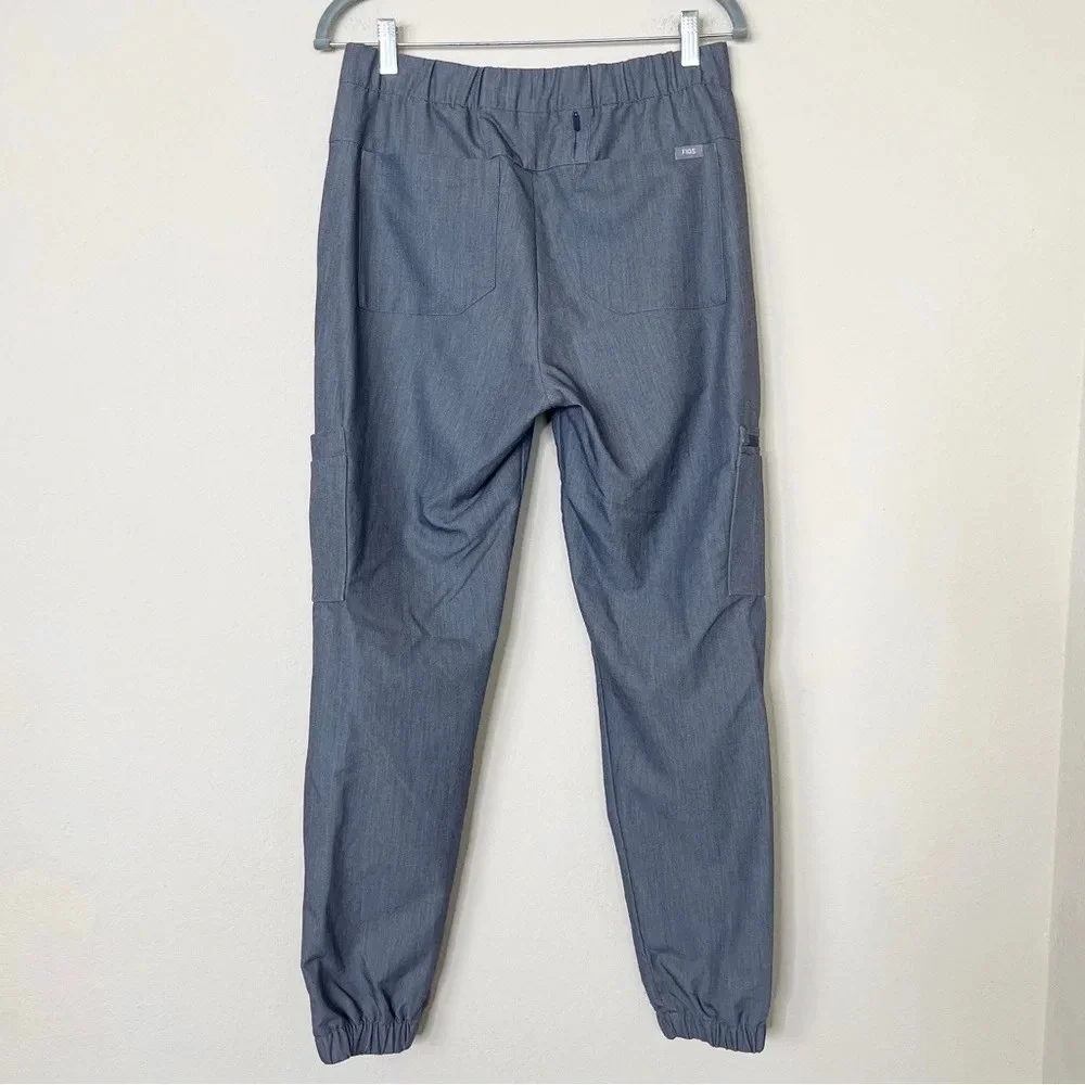 FIGS Men’s Gray Cargo‎ Jogger Scrub Pants